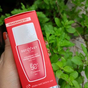 Dot & Key Strawberry Dew Tinted Sunscreen SPF 50+