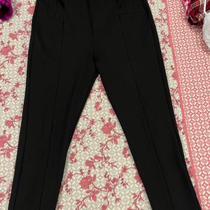 Stretchable Black Leggings!