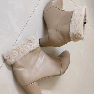 Beige Ankle Length Boots With Fur - Flat n Heels