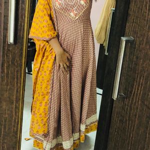 Women Anarkali Suit With Dupatta