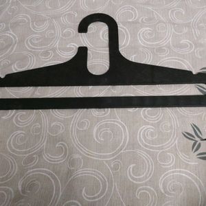 6 Pieces  Of Cloth Hanger Black