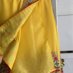 Yellow Saree With Full Border Work