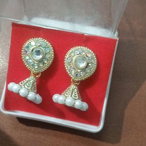 White Silver Smal Earing