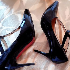 Black Stiletto Heel Pointed With Red soles