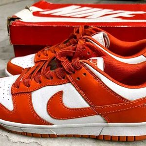 NIKE ORANGE DUNKS UK - 8.5 (43)