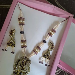 Pendal Set With Earing