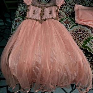 (30₹*)💥90%Off Peach Heavy Barbie Gown👗🌸