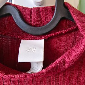 H&M Maroon Ribbed Top