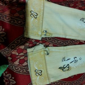 Embroidered Retro Jeans