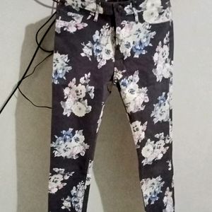 Skinny Jeans With Printed Floral Flower