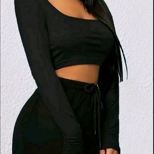 Black 🖤 Crop Top