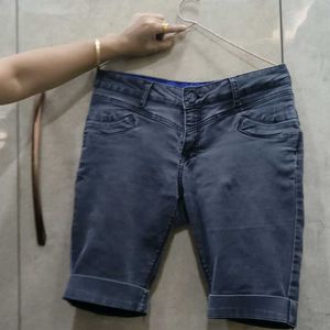 A Recipe Capri Shorts