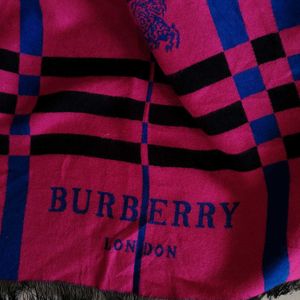 Burberry Warm Shawl / Stole