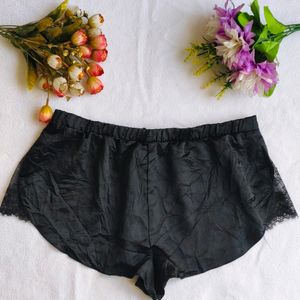 Victoria's Secret : Crop Top & Shorts