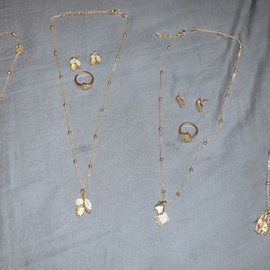 Pendent Set