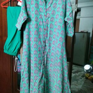 Cotton Kurti And Leggins.