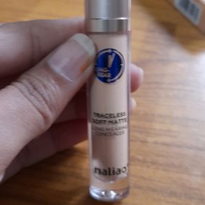 Water Proof Concealer With shade Of Natural Beige