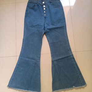 Woman's Flared Jeans