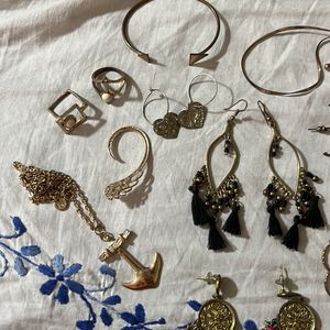 Jewellery Set Of 16