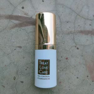 Myglamm Treat  Love Care Oil Control Foundation