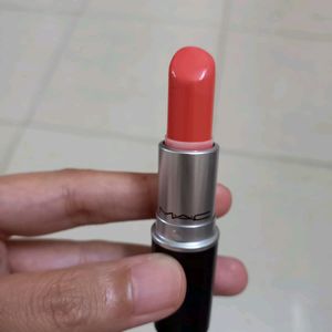 MAC Amplified Lipstick - Vegas Volt