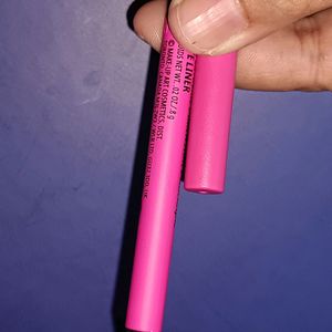 M.A.C Extreme Dimension 24 Hour Kajal Eyeliner