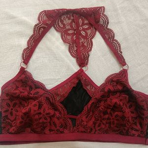 Clovia Lace Non Padded Bralette Each For ₹200