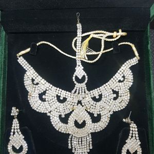 White Colour Jarkan Set With Maang Tikka And Earri