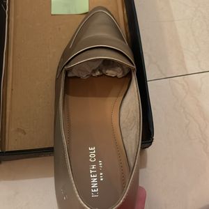 Brand New Kenneth Cole Gold Ballerinas