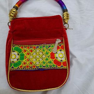 🔥🔥🆕️BRAND NEW BEAUTIFUL RED PURSE