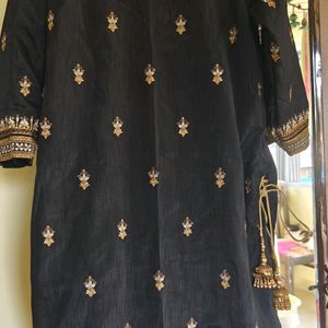 Flat 800 Black Embroidery Suit Sale