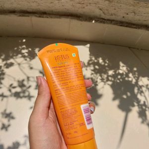 Lotus Harbals Suncream Spf50