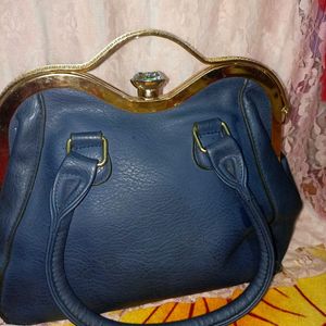 Cristal Blue Beautiful Handbag 💙