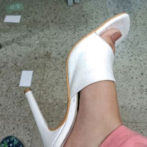 Everqupid White Pencil Heels