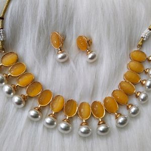 Premium Pearl Necklace Set