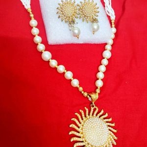 Necklace Set White & Golden 🕊️🕊️