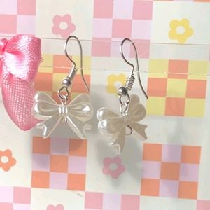 Pinterest Coqutte Bow Earing 🎀🤍✨️