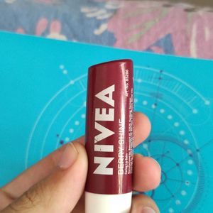 Nives Lip Balm Shade Berry Shine