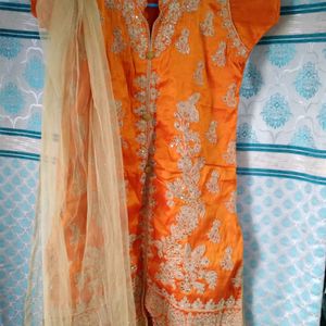 Women Orange And Cream Straight Kurta Set🔶️