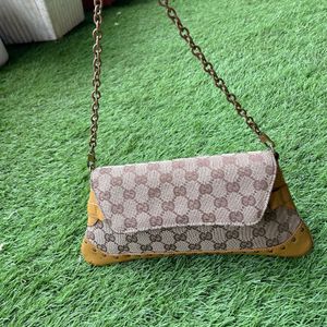 Reduce Price Authentic Gucci Brand Clutch