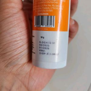 Derma Co 1% Hyaluronic Acid Sunscreen