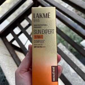 Lakme Sun Expert 1% Nia-VIT C Sunscreen, SPF 50 PA