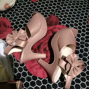 LATEST HEELS FOR WOMEN