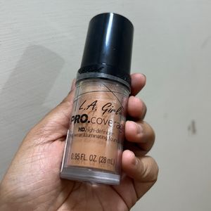 LA GIRL PRO COVERAGE ILLUMINATING FOUNDATION