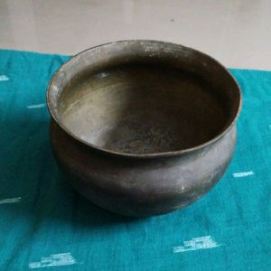 40 Years Old Antique Vessel