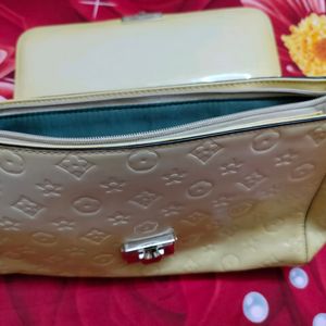 BRANDED MEXICAN BAG (COMPLETELY NEW) JUST IT HAS THE SPOTS THAT ARE SHOWN IN IMAGES CHECK THEM)