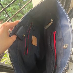 Tommy Hilfiger Brand Logo Self Design Shoulder Bag