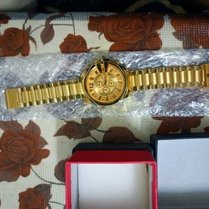 PREMIUM WATCH😍💯GOLDEN COLOUR , Osm Look