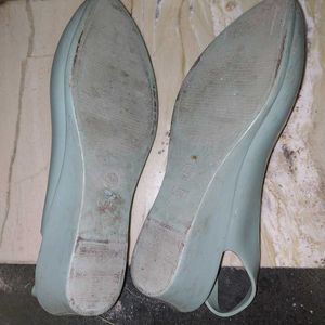 Used Closed Toe Flats