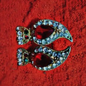 Maroon One Stoned Earring Piece